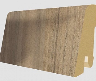 Плинтус Egger L526