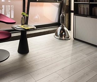 Ламинат Kaindl Natural Touch 10-32 УЗКАЯ Дуб ДИЛАЙТ К4419 RI