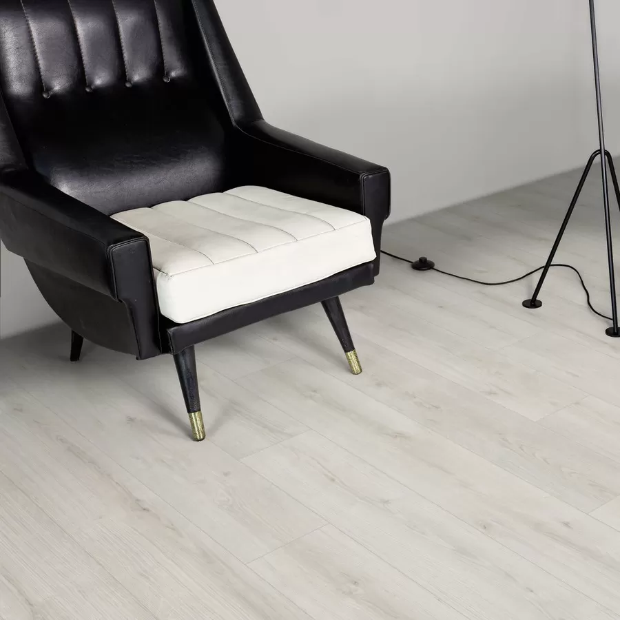 Ламинат Kaindl Natural Touch 8-32 СТАНДАРТ Дуб Дилайт К4419 RI