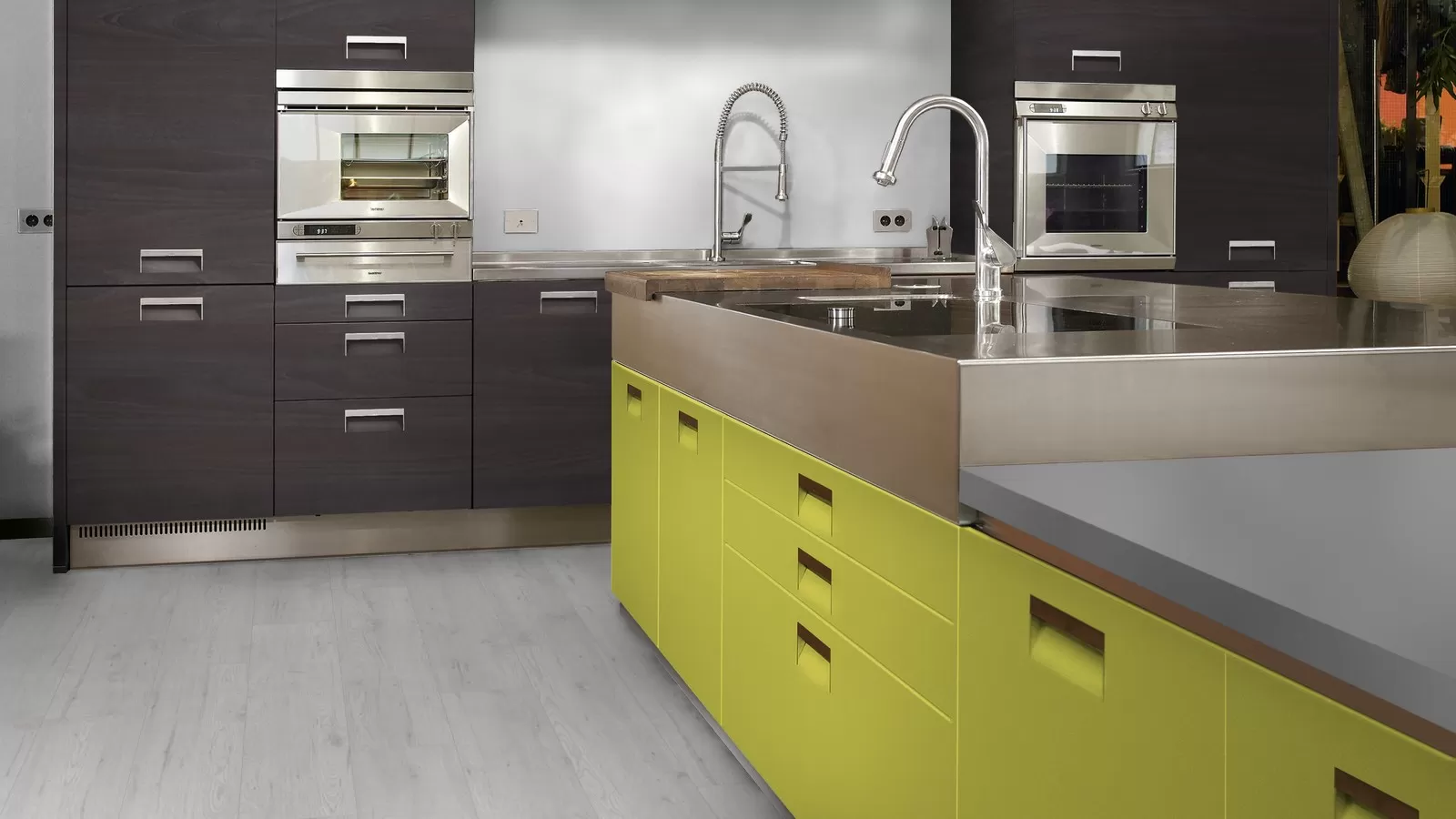 Ламинат Kaindl Natural Touch 8-32 СТАНДАРТ Хикори Фресно 34142SQ